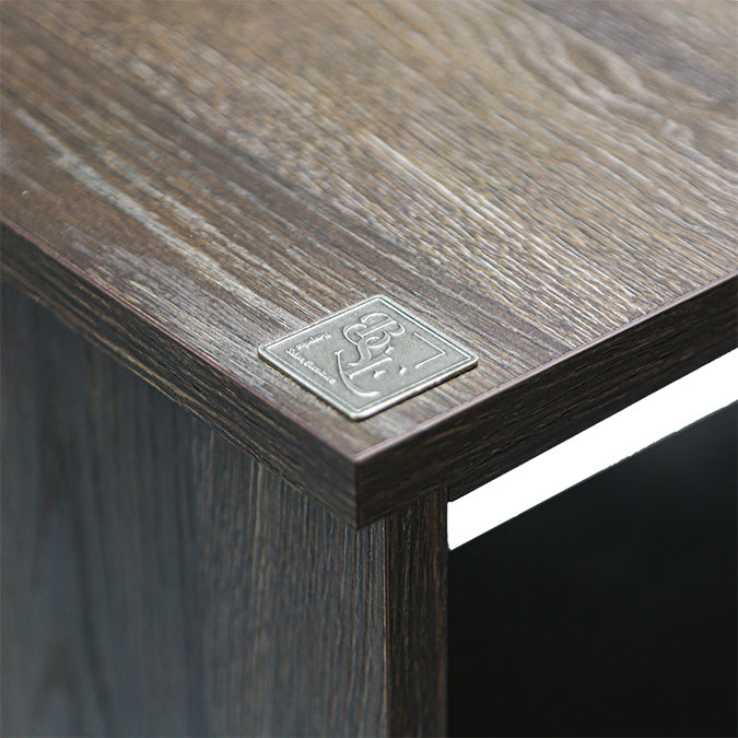 Dynamic Nail Desk